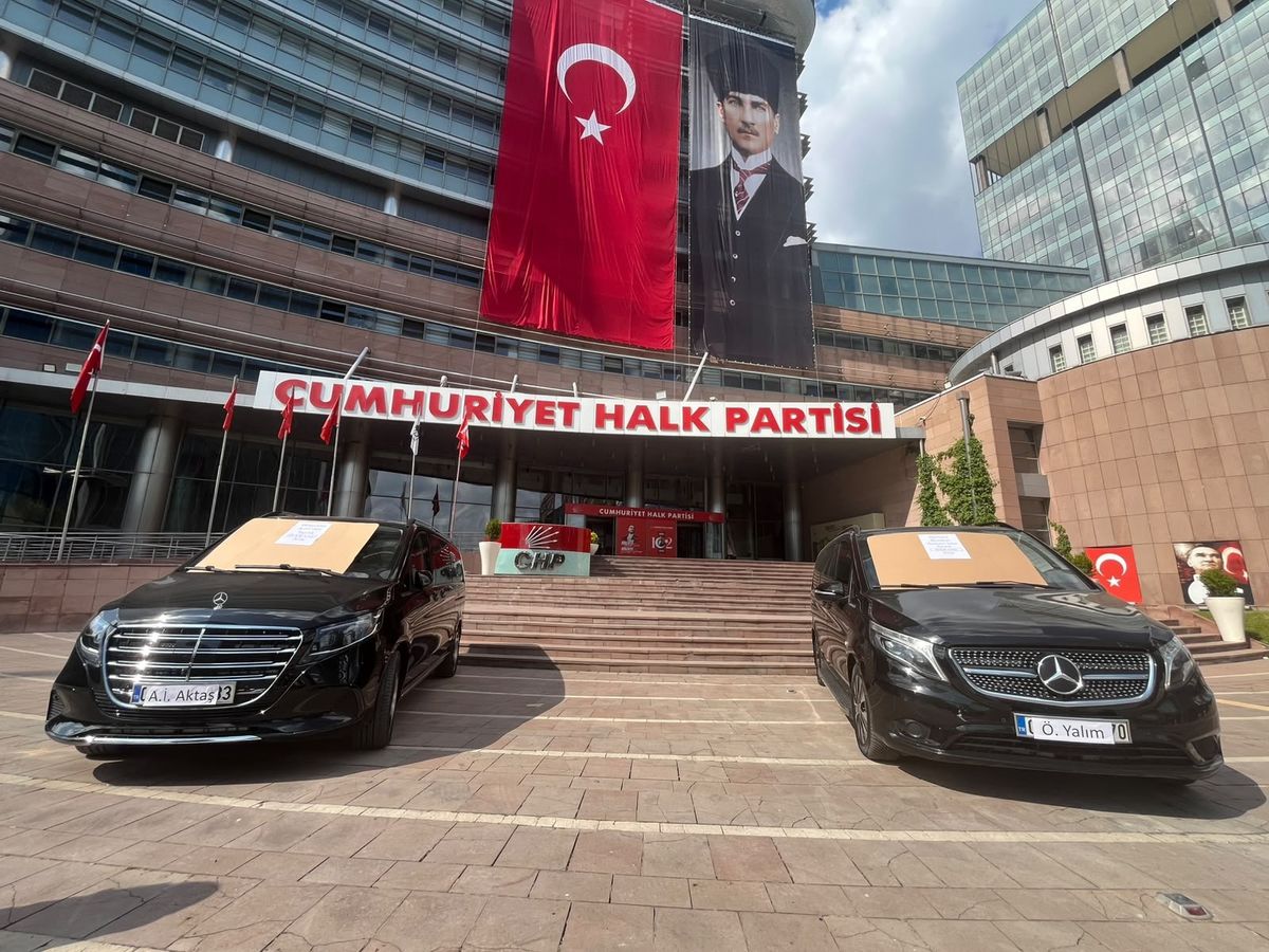CHP Genel Merkezi’nde ‘Haram Araç’ Satışı