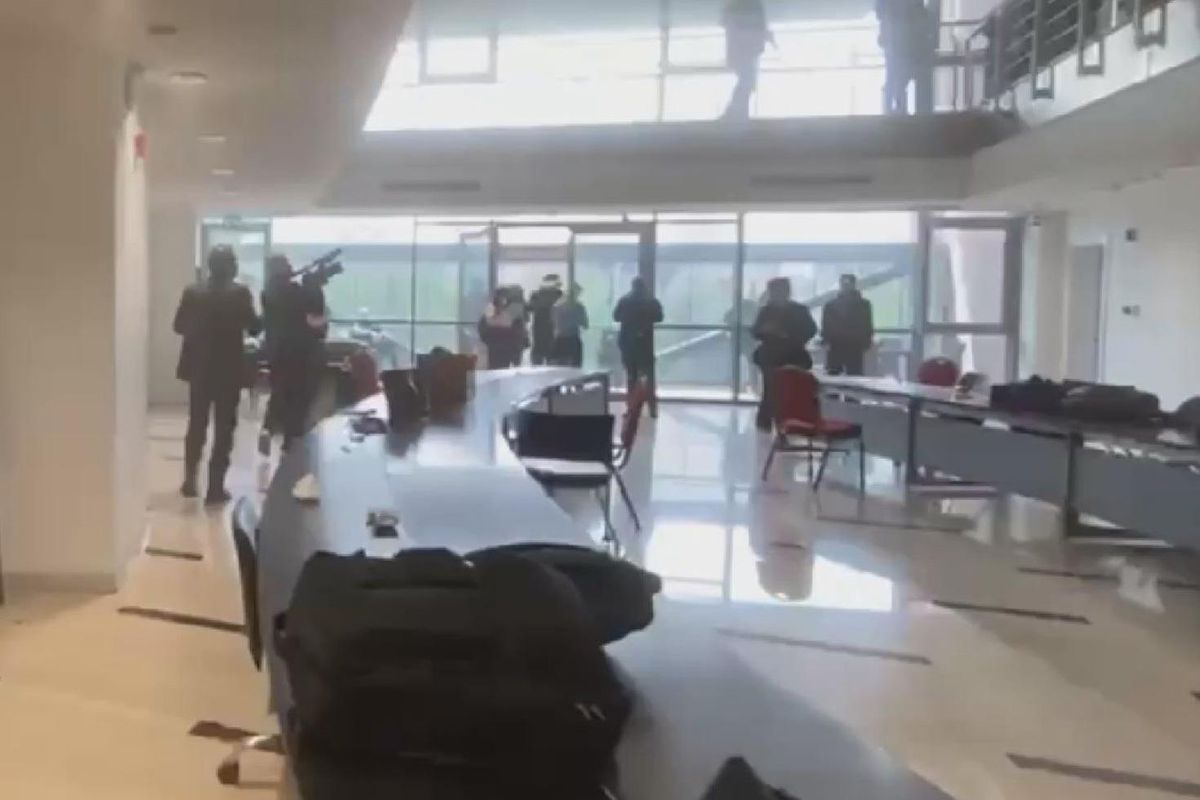 CHP Genel Merkezi’nin içi savaş alanına döndü! Göz gözü görmüyor
