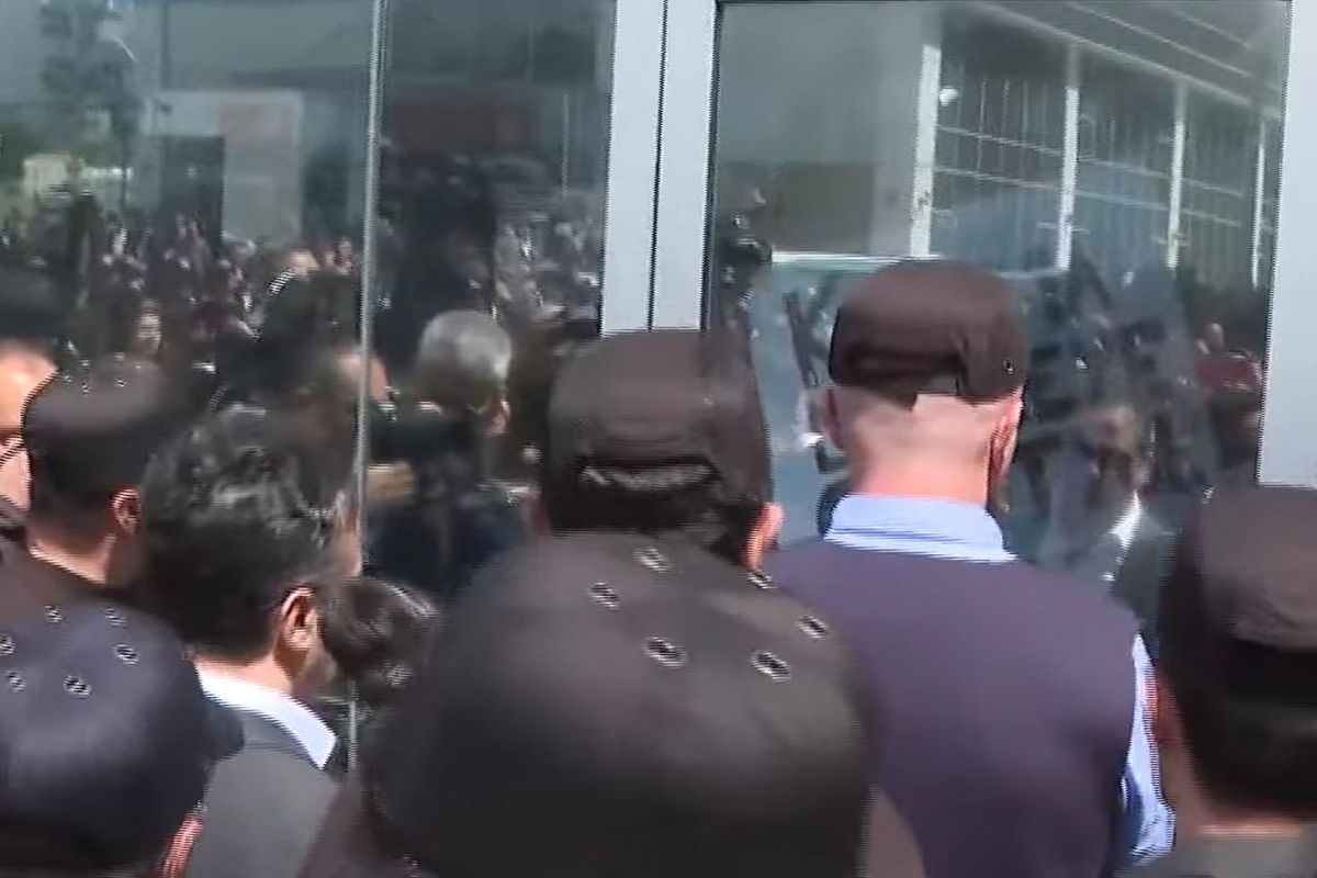 CHP Genel Merkezi’nin tahliyesi için polisler harekete geçti