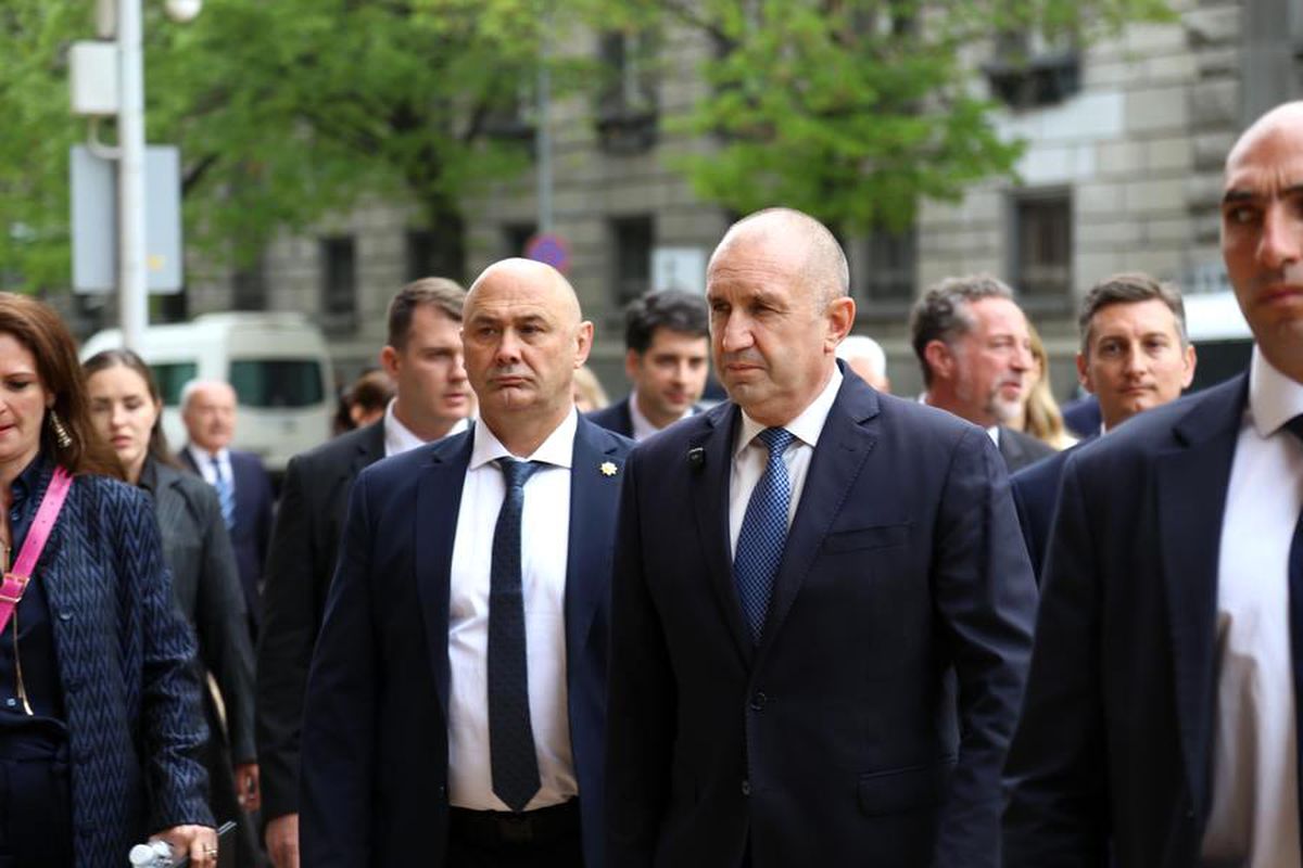 Çin Başbakanı’ndan Radev’e Kutlama Mesajı