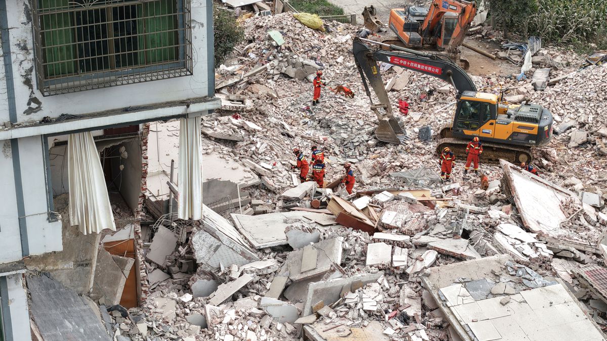 Çin’de 5.2 büyüklüğünde deprem! 2 kişi hayatını kaybetti
