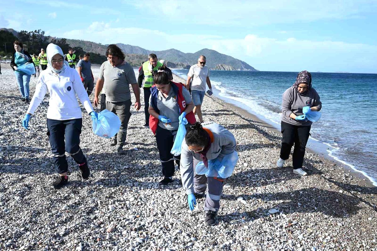 Çıralı’da sahil temizliği yapıldı