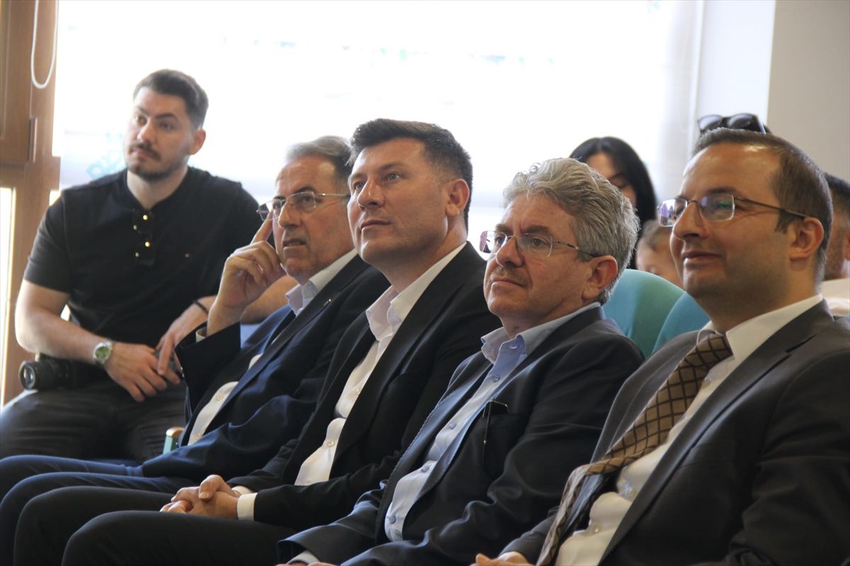 Cizre’de Anne Baba Okulu Konferansı