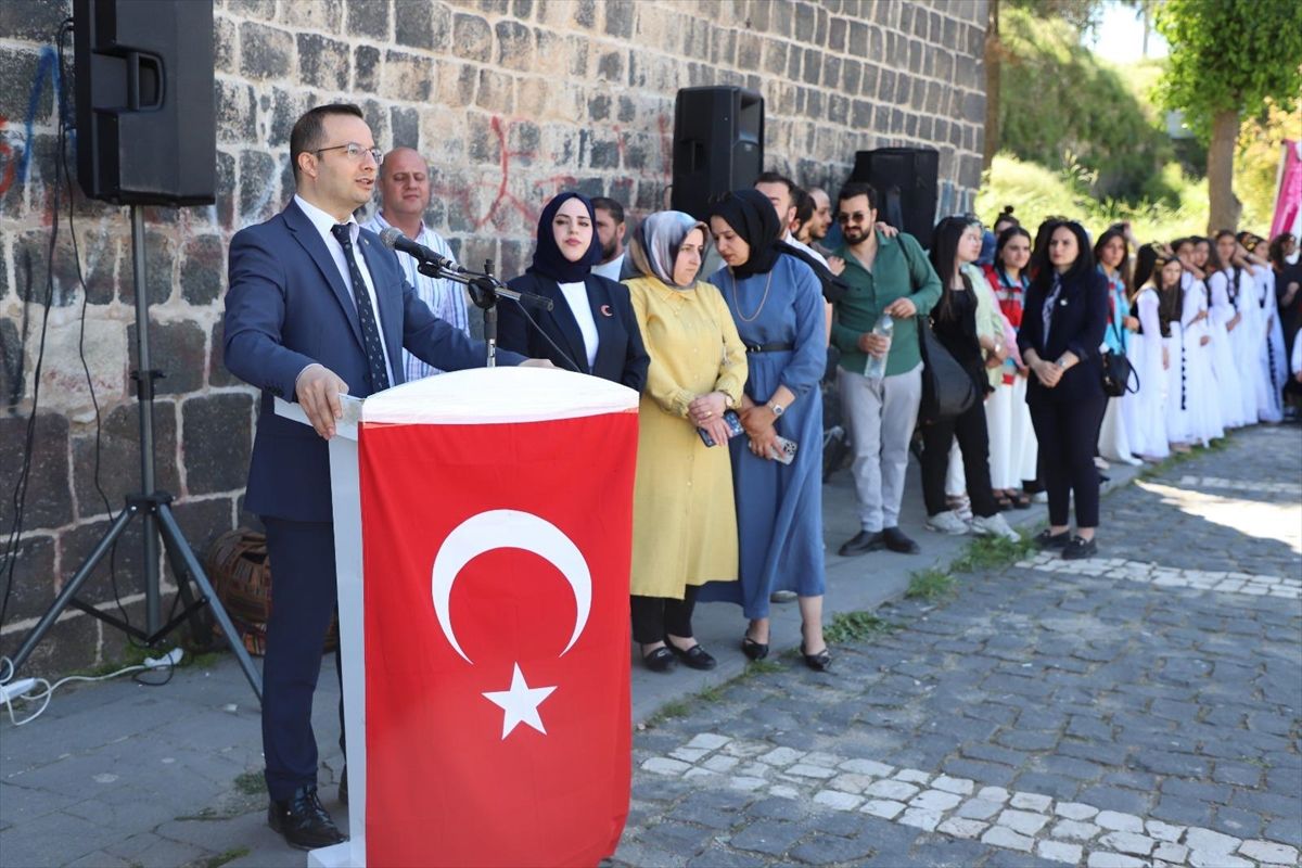 Cizre’de Anneler Günü Etkinliği