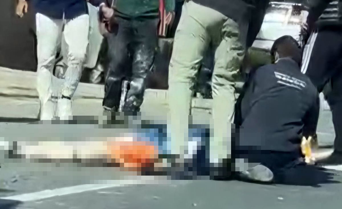 Çöp kamyonunun çarptığı yaya öldü; kaza kamerada