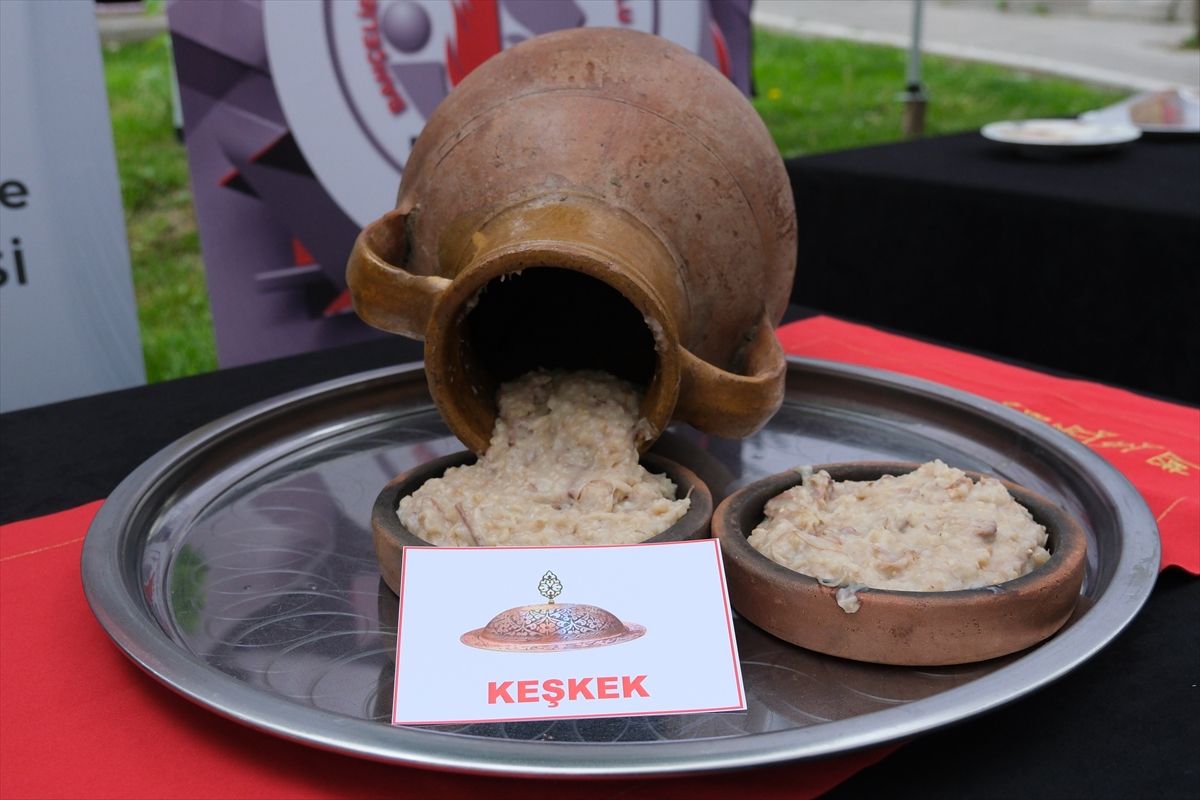 Çorum’da meslek lisesi öğrencileri geleneksel yemekleri tanıttı