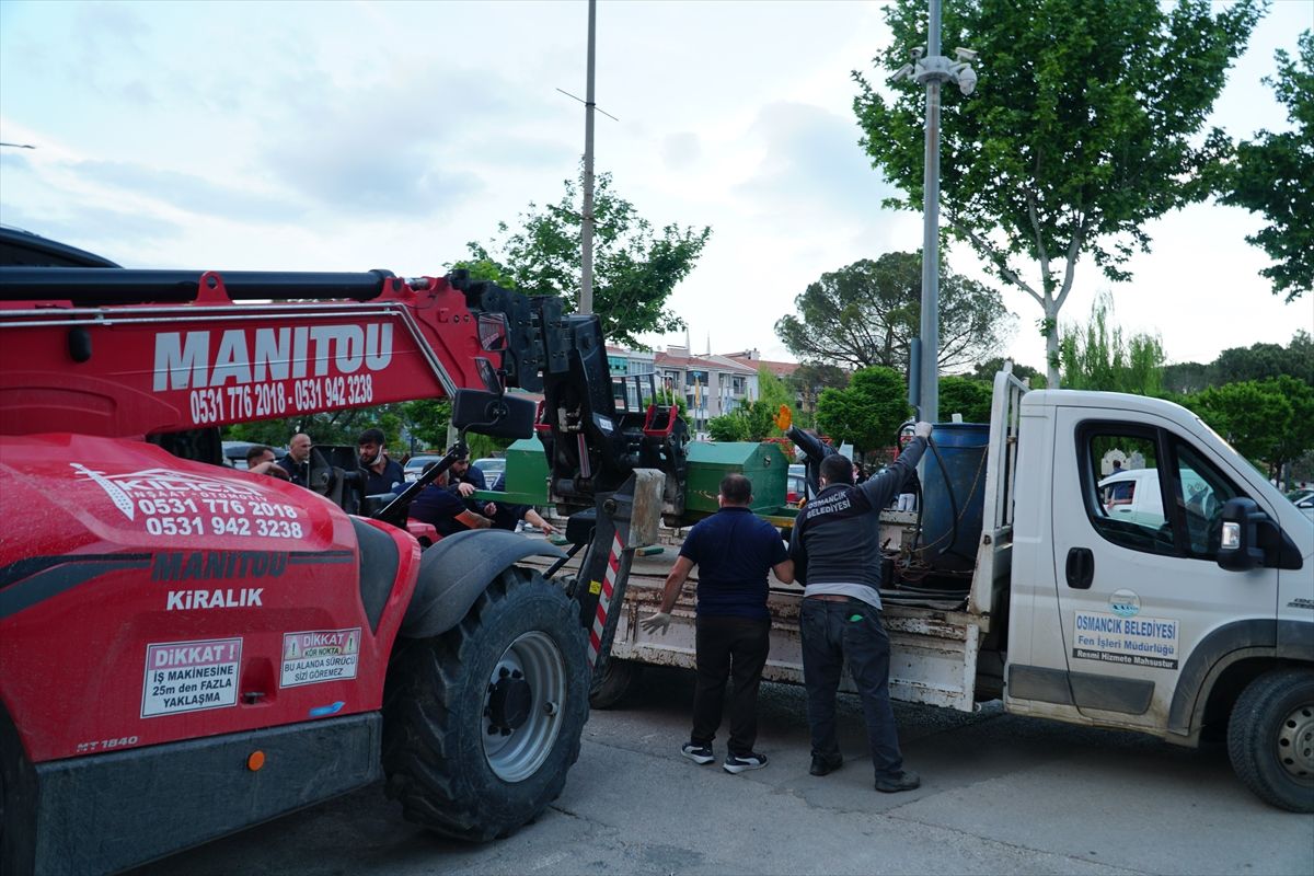 Osmancık’ta 250 kilo ağırlığında adamın cenazesi forkliftle indirildi