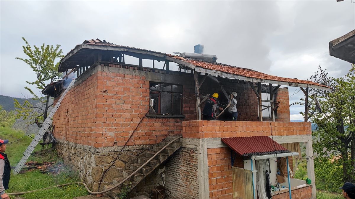 Dodurga’da Yangın: Ev Kullanılamaz Hale Geldi