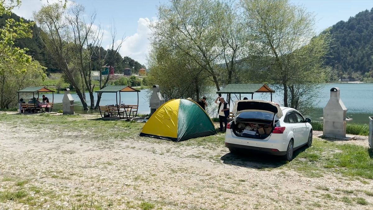 Çubuk Gölü Tabiat Parkı Bayramda Ziyaretçi Akınına Uğradı