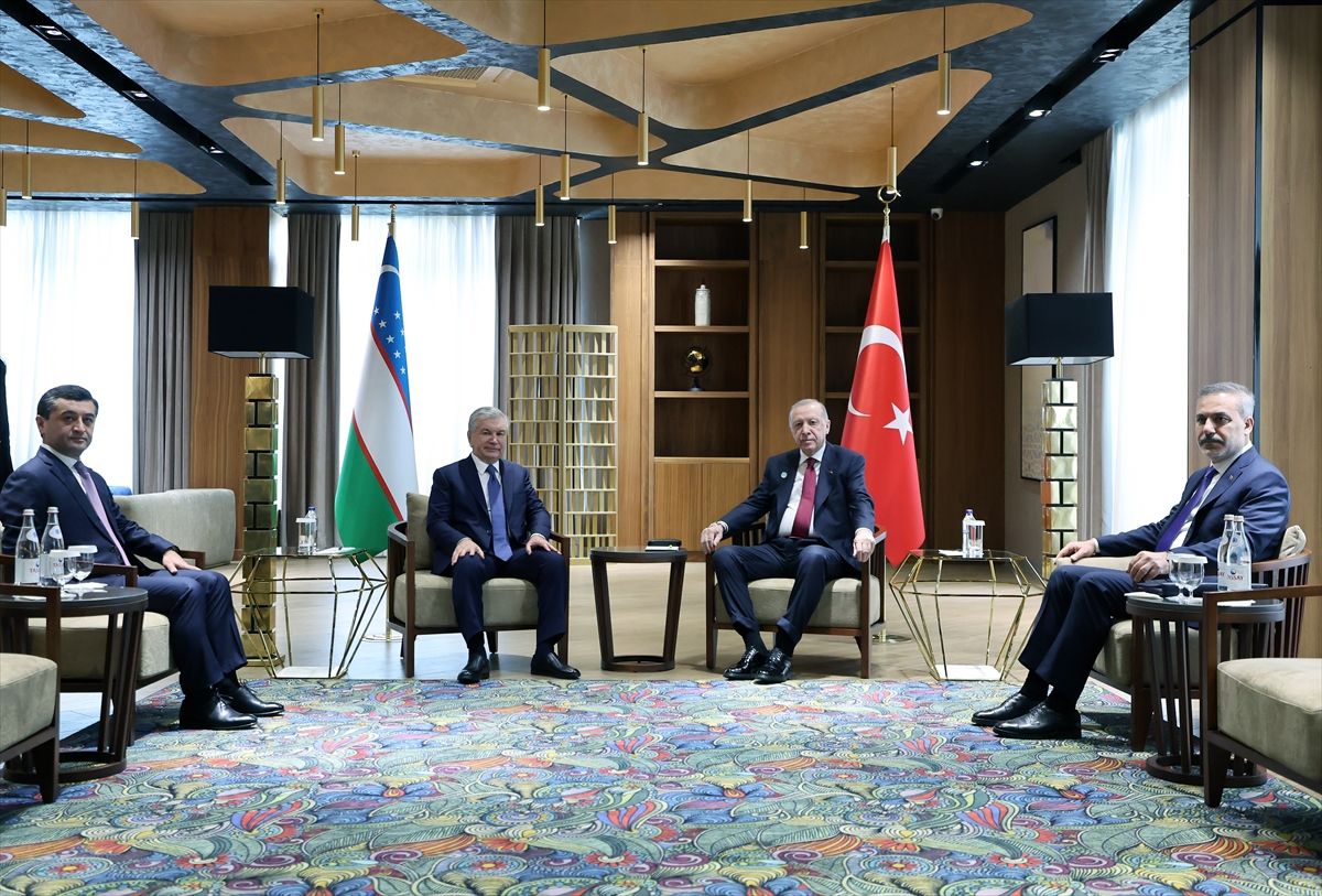 Erdoğan, Özbekistan Cumhurbaşkanı Mirziyoyev ile Türkistan’da bir araya geldi
