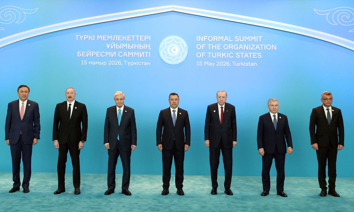 Erdoğan, Türk Devletleri Zirvesi’nde aile fotoğrafı çekimine katıldı