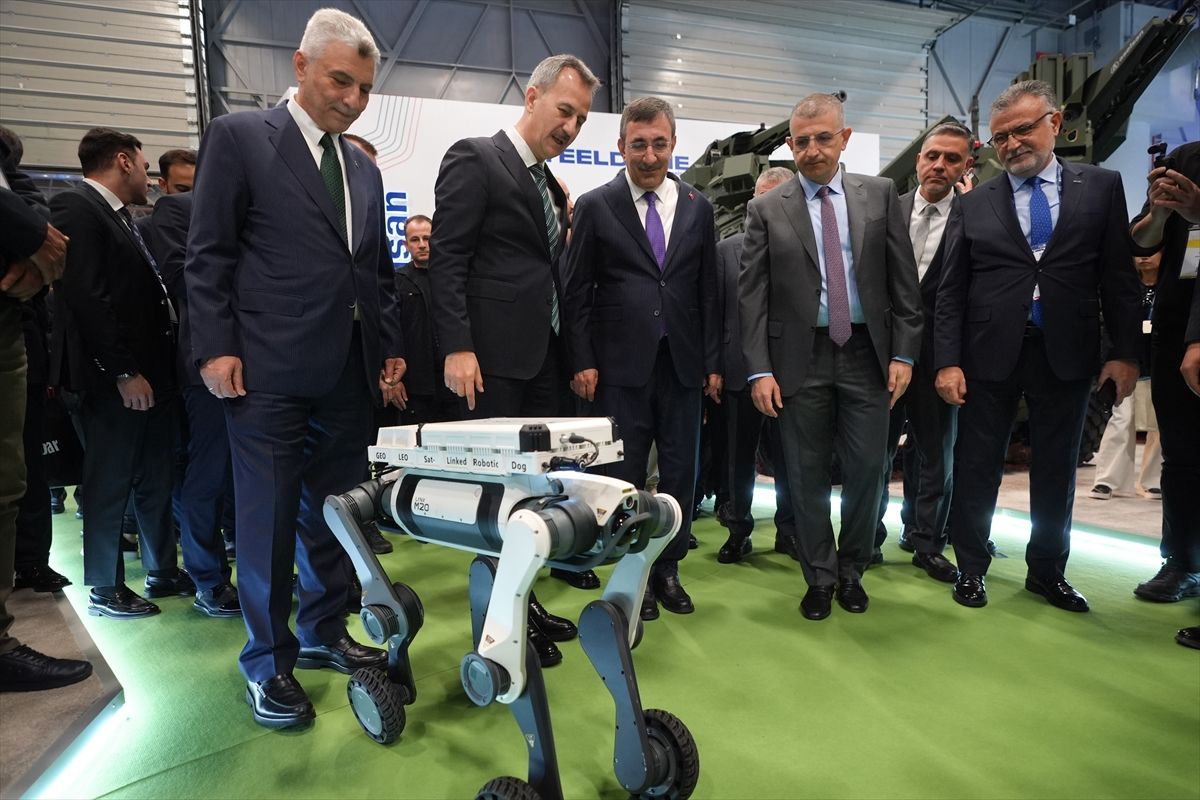 Cumhurbaşkanı Yardımcısı Yılmaz, SAHA 2026 fuarı ziyaretinde konuştu Açıklaması