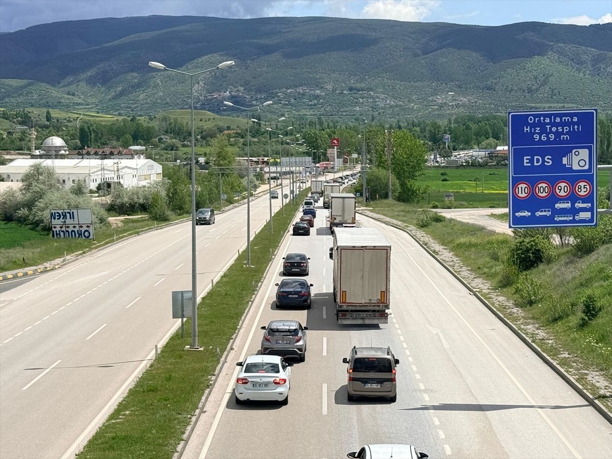 Kurban Bayramı’nda D-100’de Trafik Yoğunluğu
