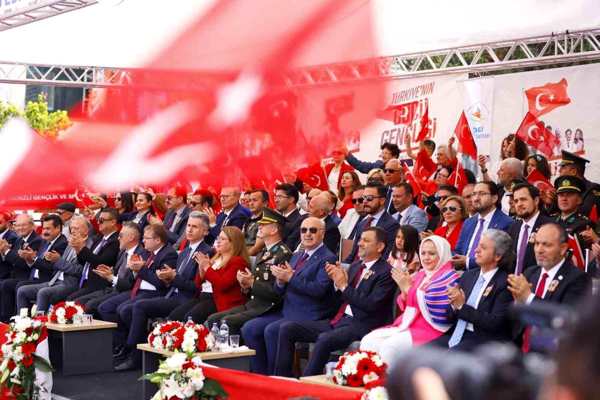Denizli’de 19 Mayıs’ın 107. yıl dönümünde görkemli kutlama