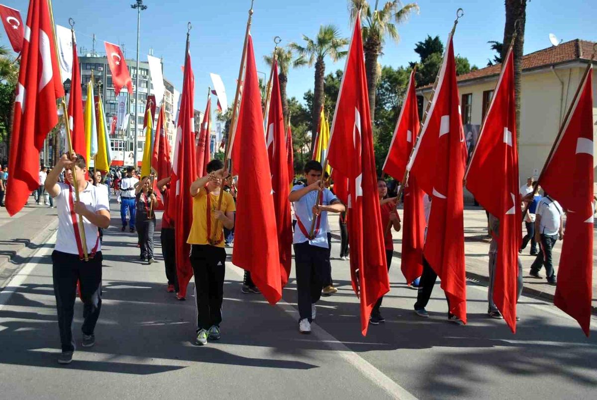 Denizli’de 19 Mayıs Coşkusu Açıkhava’da