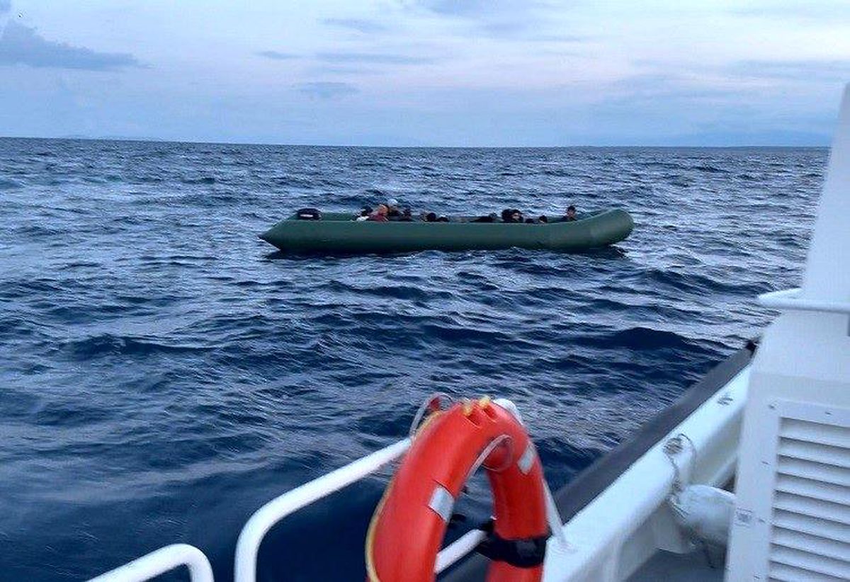 Didim’de 11 düzensiz göçmen kurtarıldı