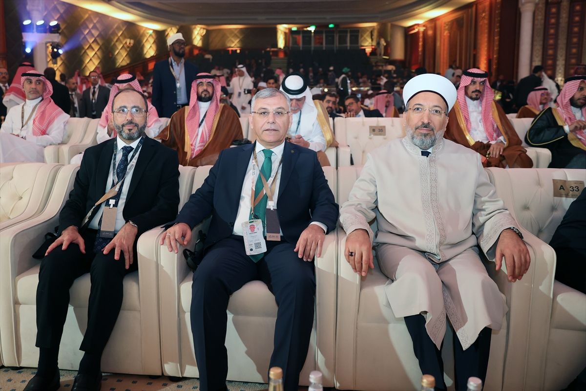 Diyanet, Cidde’de Büyük Hac Sempozyumu’na Katıldı