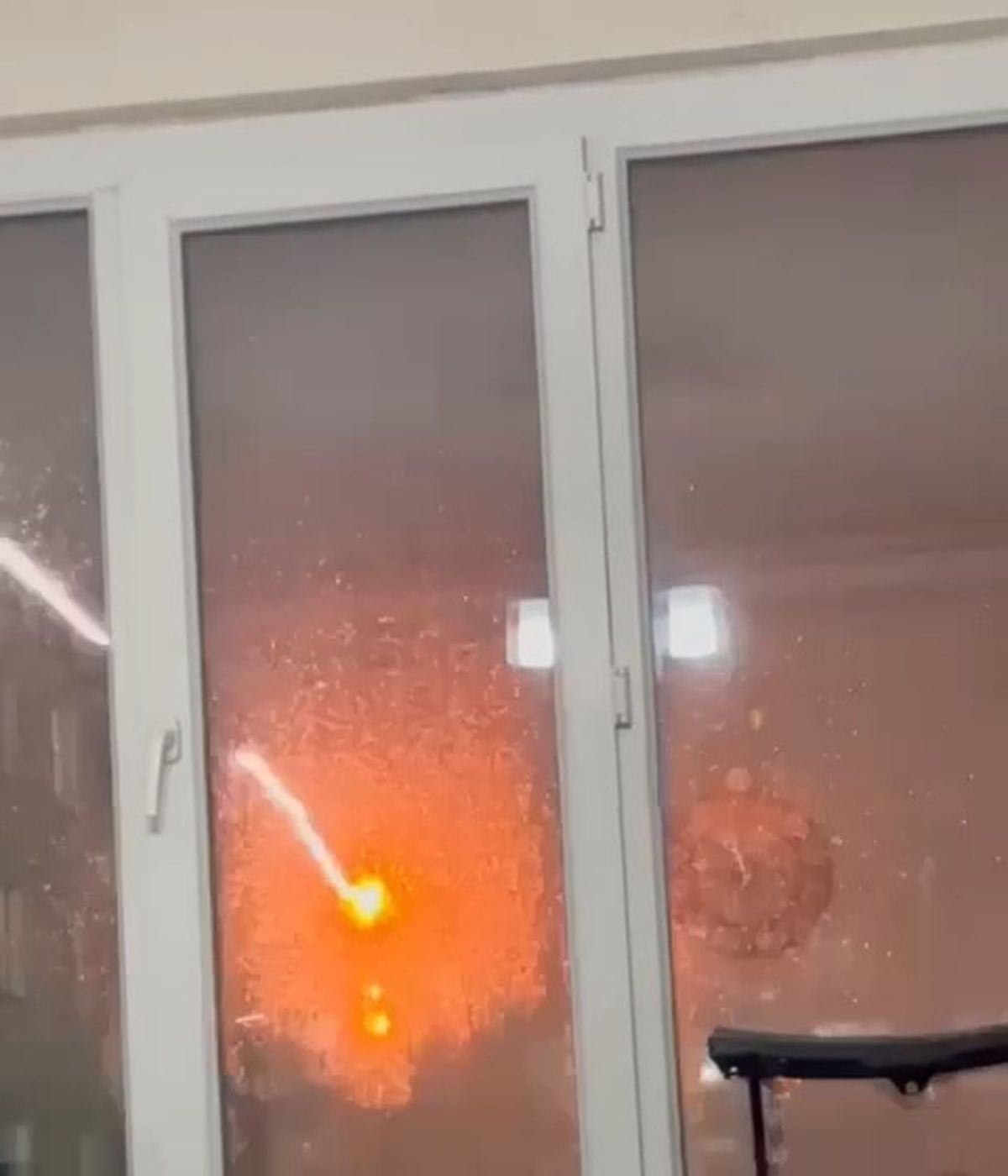 Diyarbakır’da 4 Katlı Binaya Yıldırım Düştü