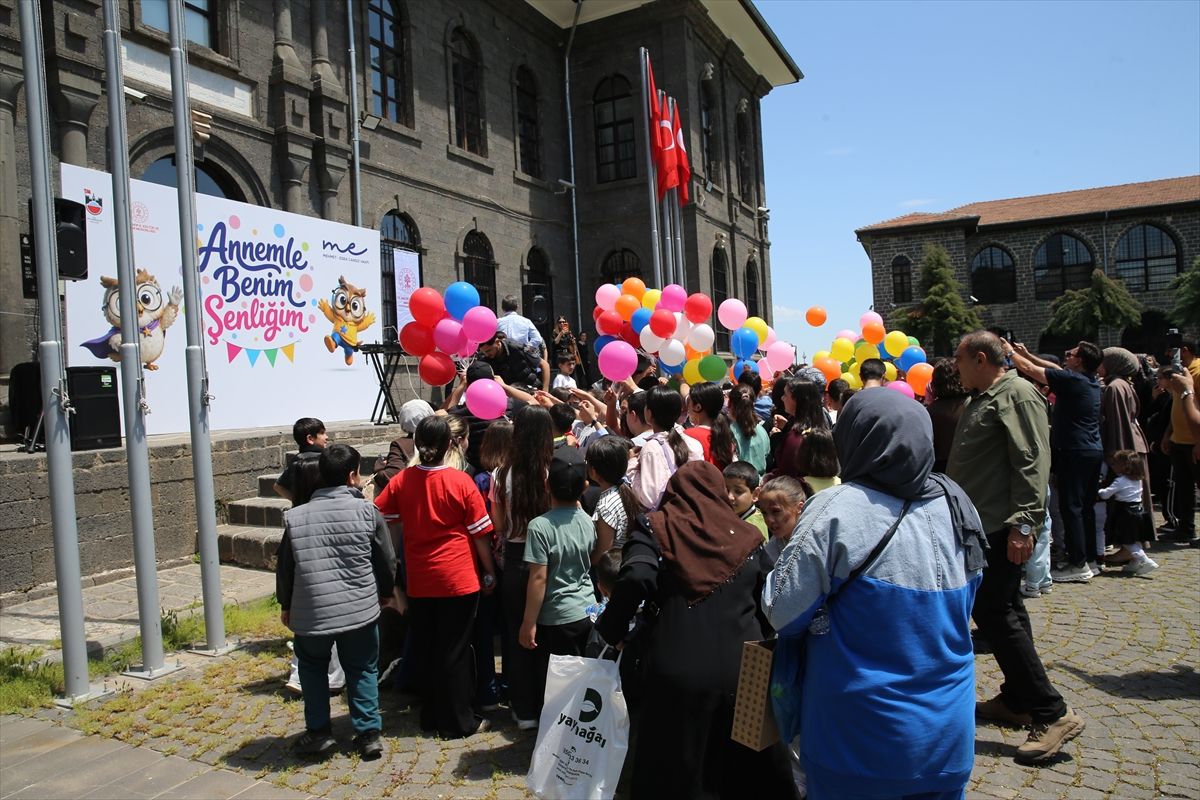 Diyarbakır’da Anneler Günü Şenliği