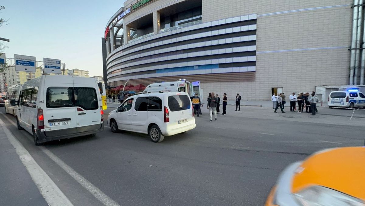 Diyarbakır’da İnşaat Halindeki Otelde Yangın
