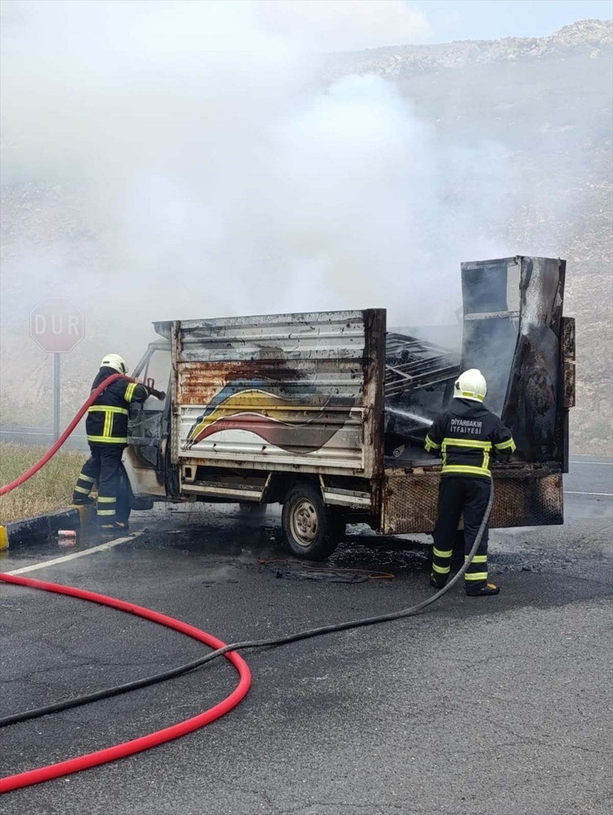 Yangın, Kamyoneti Küle Çevirdi