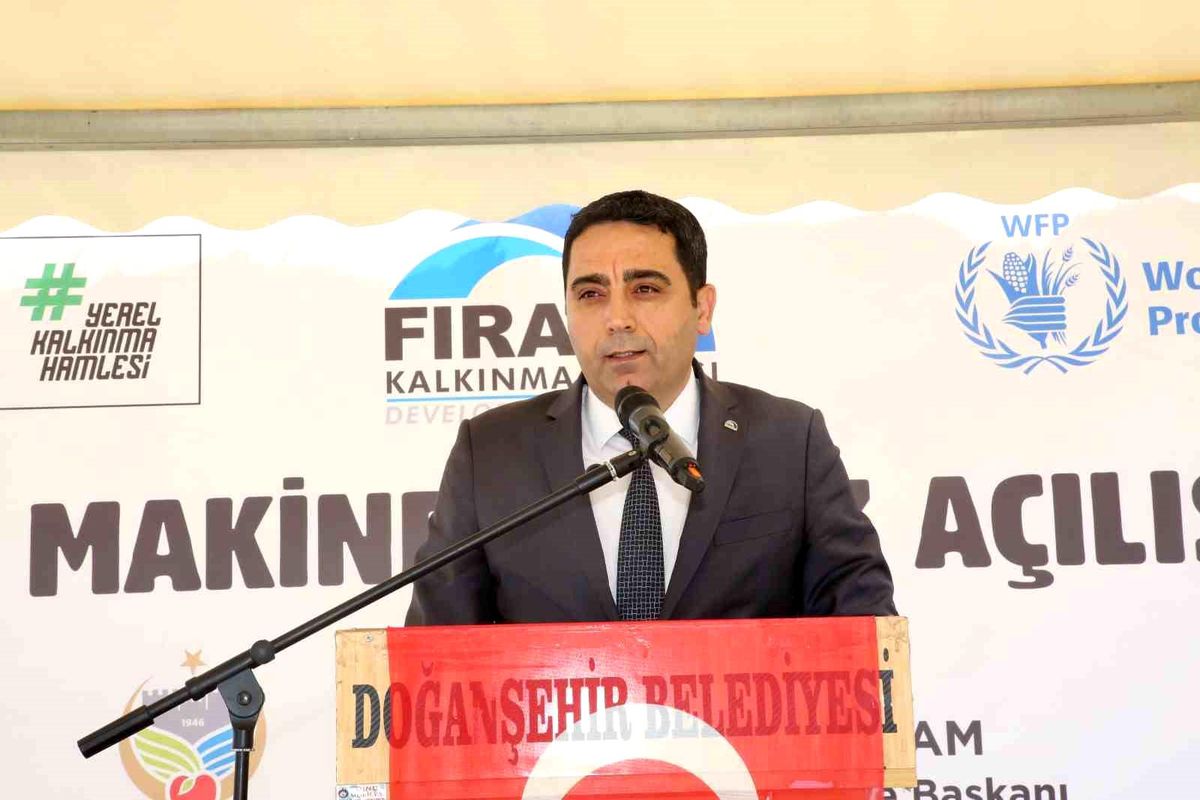 Doğanşehir’de buğday üretimine güç katacak ortak tarım makineleri parkı açıldı