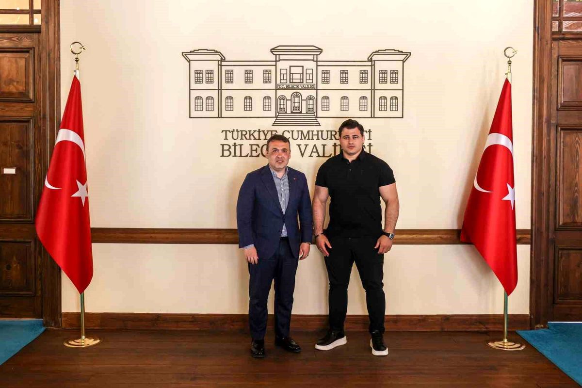 Rıza Kayaalp Bilecik’te Valiyi Ziyaret Etti