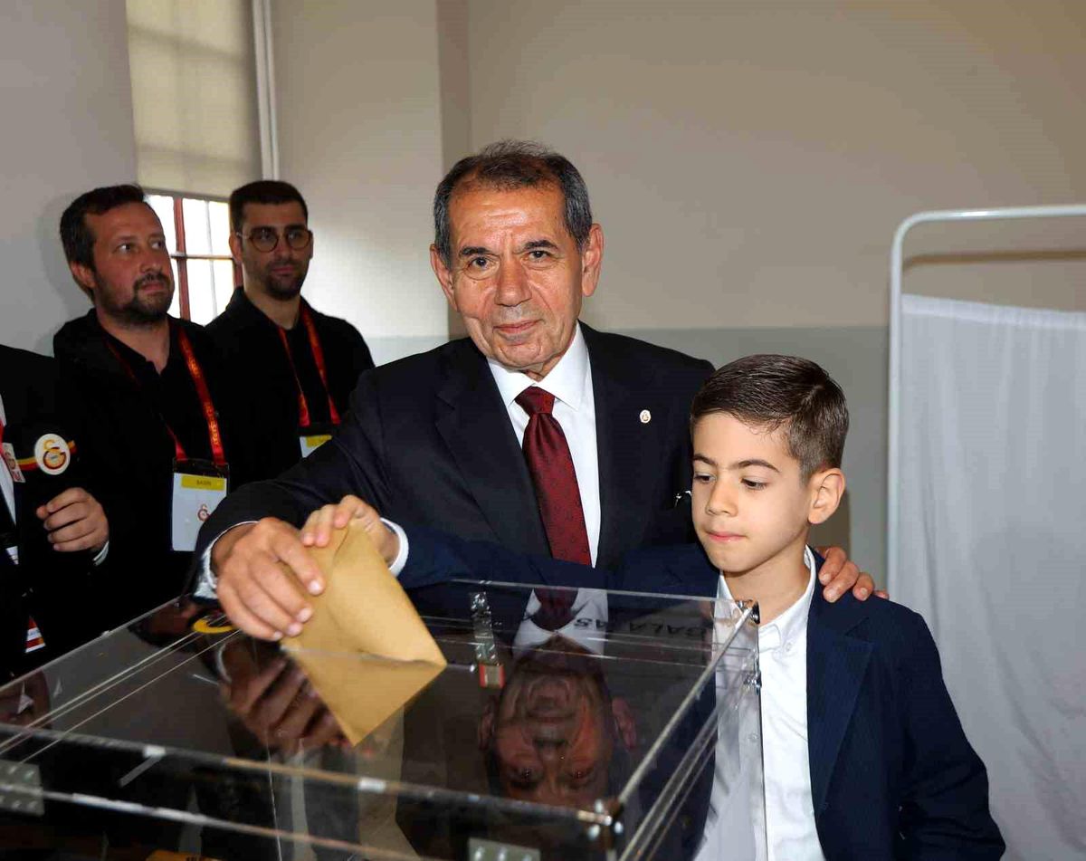 Dursun Özbek oyunu kullandı: ‘Galatasaray’a başarılarla dolu dönem’