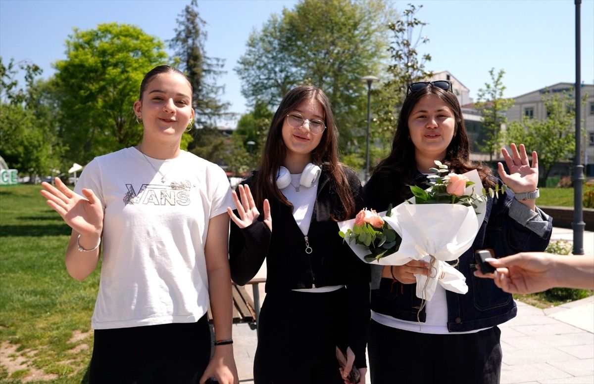 Düzce’de Gençlerden Annelerine Sevgi Dolu Mesajlar