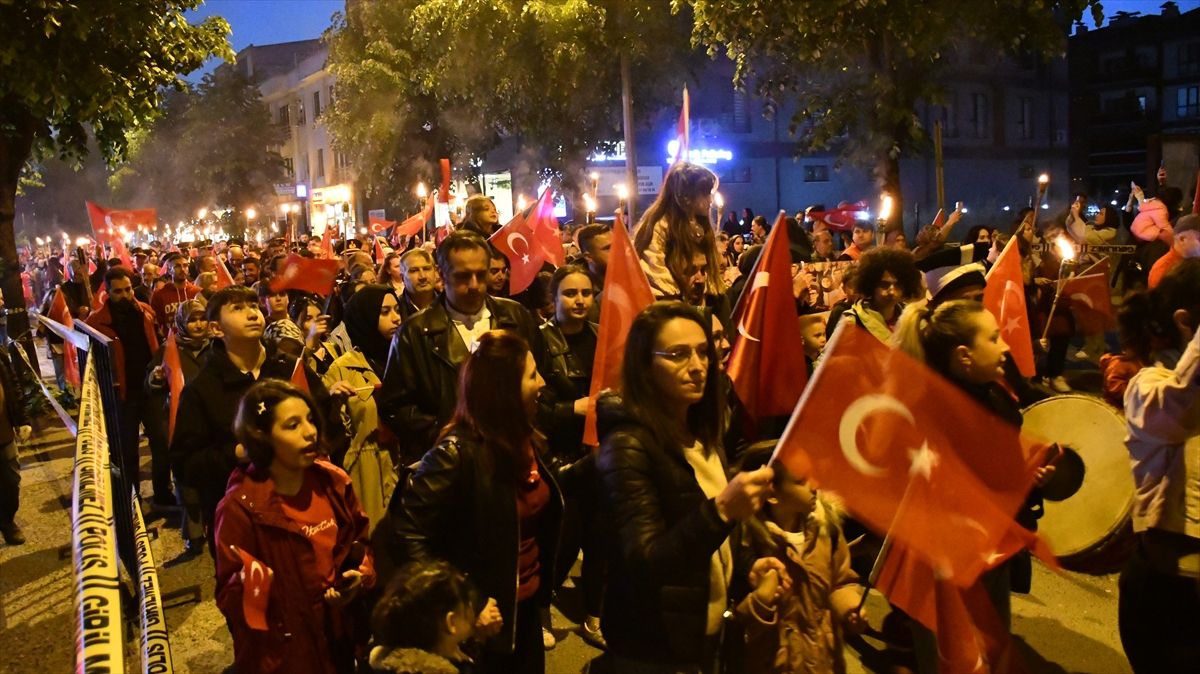 Düzce’de Fener Alayı Coşkusu