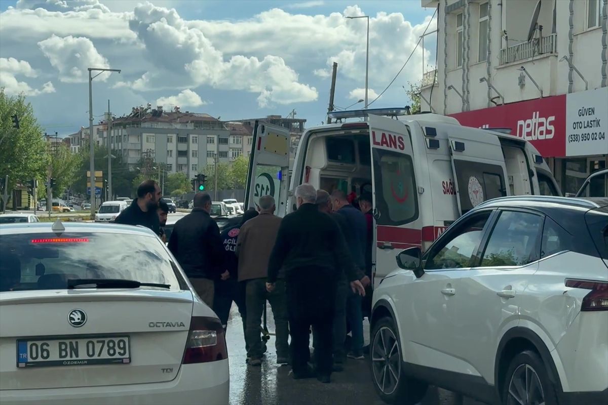 Elazığ’da 17 yaşındaki kız balkondan düştü, ağır yaralandı