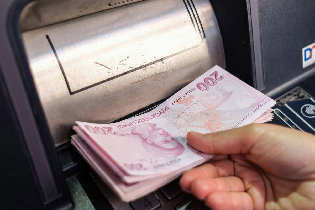 Emeklilerin hesabına bu ay iki ödeme birden yatacak