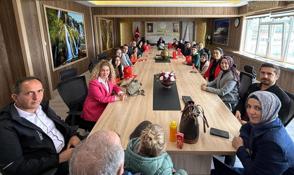 Erzincan’da 23 Nisan ve 15 Temmuz yarışmalarında ödül töreni