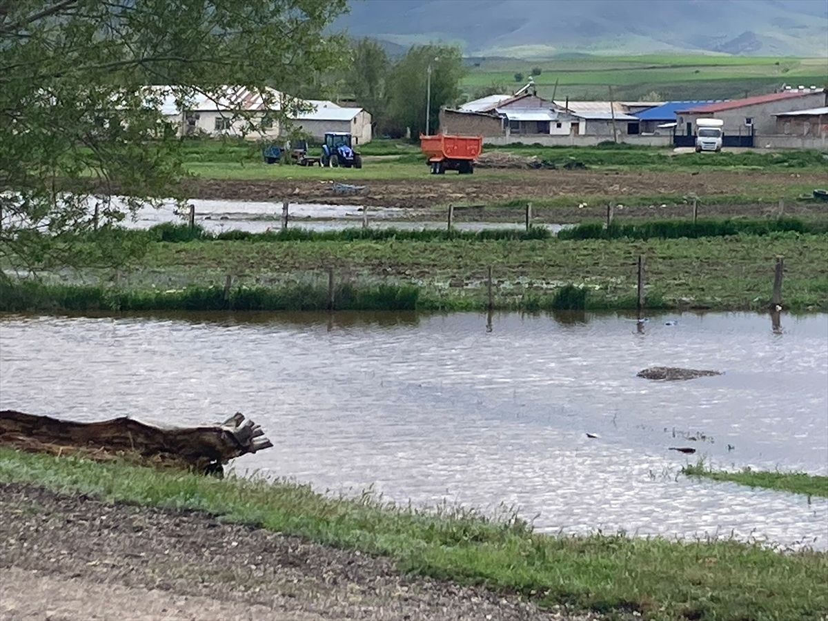Erzincan’da Tarım Arazileri Su Altında