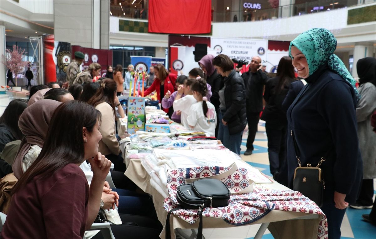 Polis Eşlerinden Dayanışma Kermesi