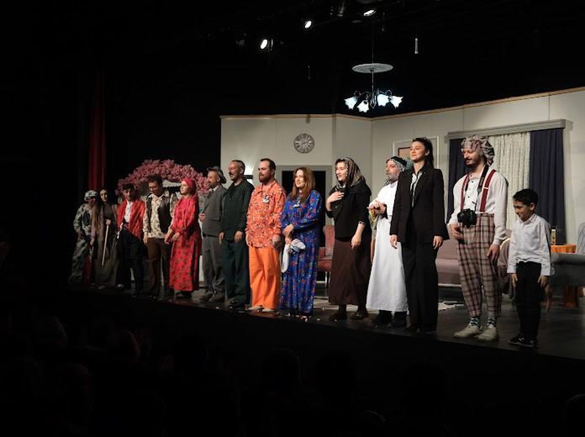 Erzurum Şehir Tiyatrosu “OrganiYasyon Helvayı Yedik” oyunu ile türkiye turnesine hazırlanıyor