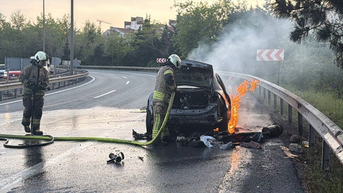Esenyurt’ta Otomobilde Yangın