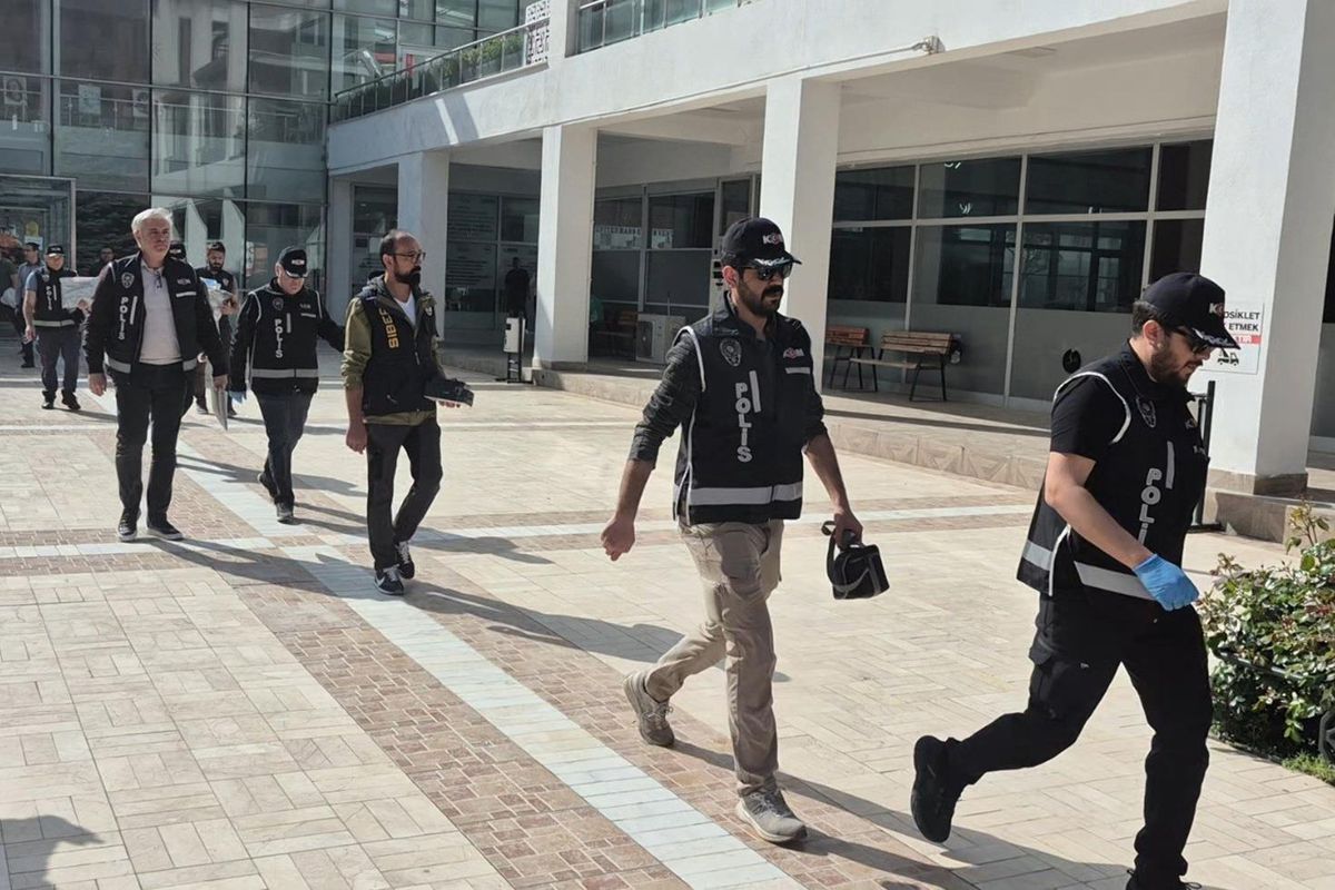 Eskişehir Tepebaşı Belediyesi’ne operasyon: 20 gözaltı