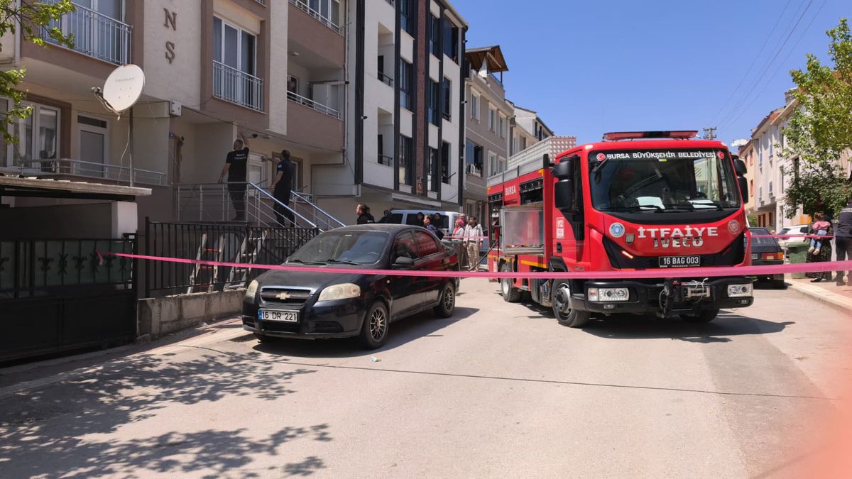 İnegöl’de Yangın: Anne ve Kızı Mahsur Kaldı