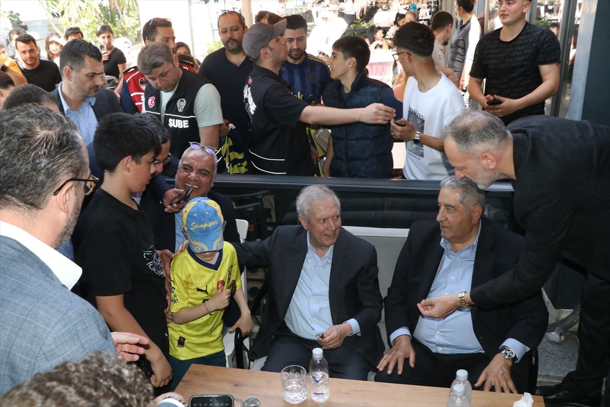 Aziz Yıldırım, Yalova’da Taraftarlarla Buluştu