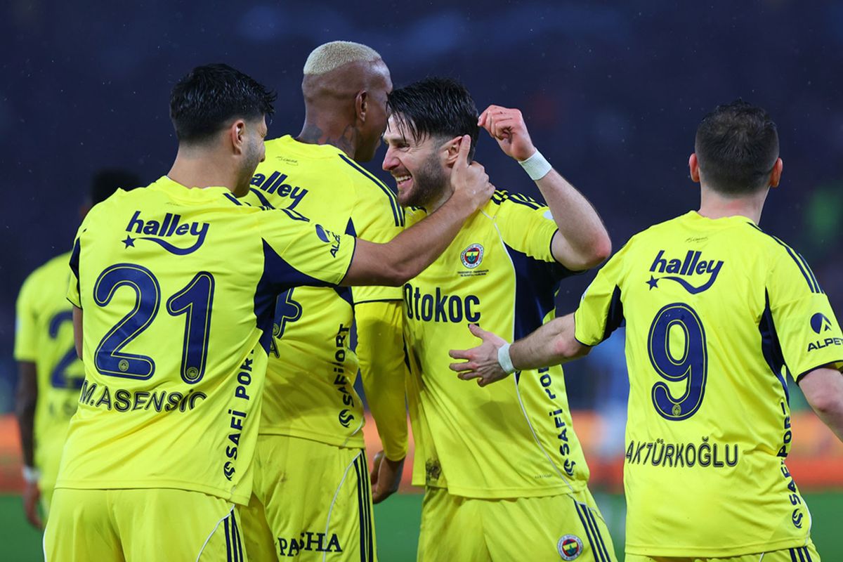 Fenerbahçe’de alarm! Taraftar kara kara düşünüyor