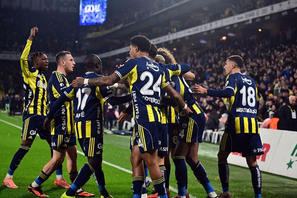 Fenerbahçe’de büyük kriz! Tam 8 ismin bileti kesildi