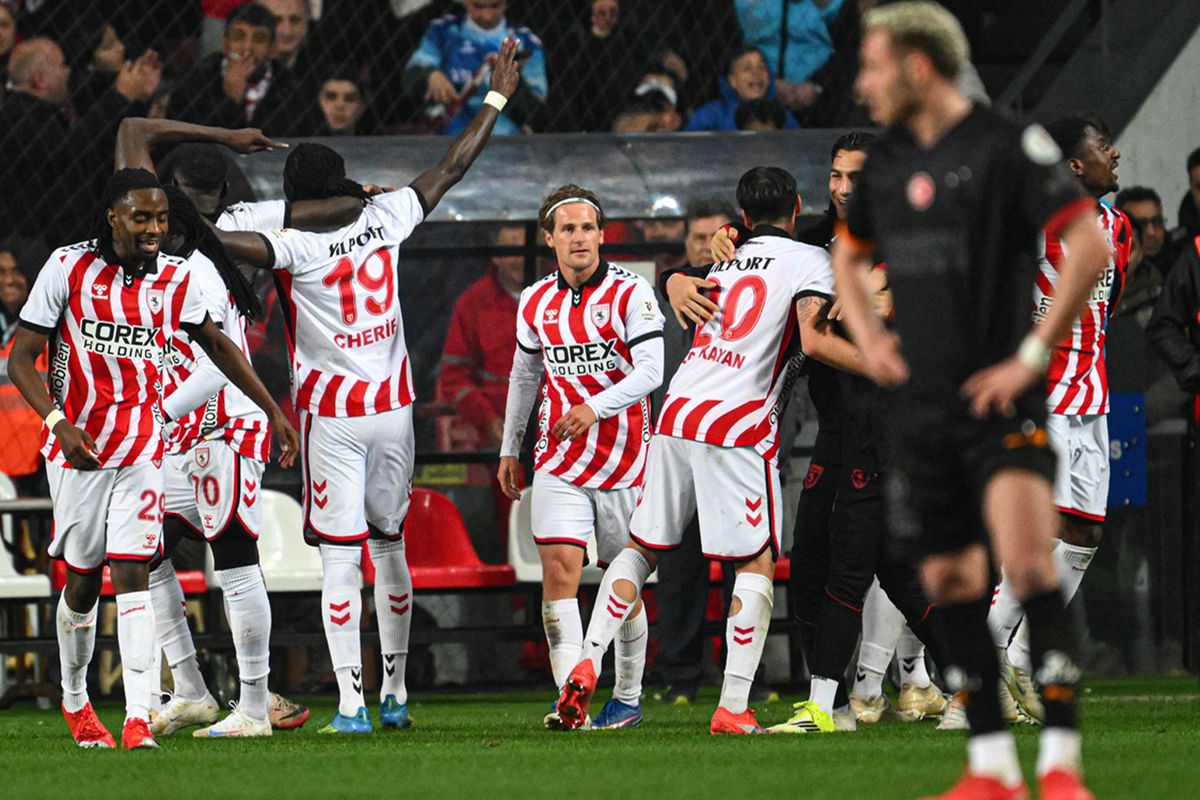 Galatasaray’a Samsun’da soğuk duş! Fenerbahçe ile puan farkı 4’e indi