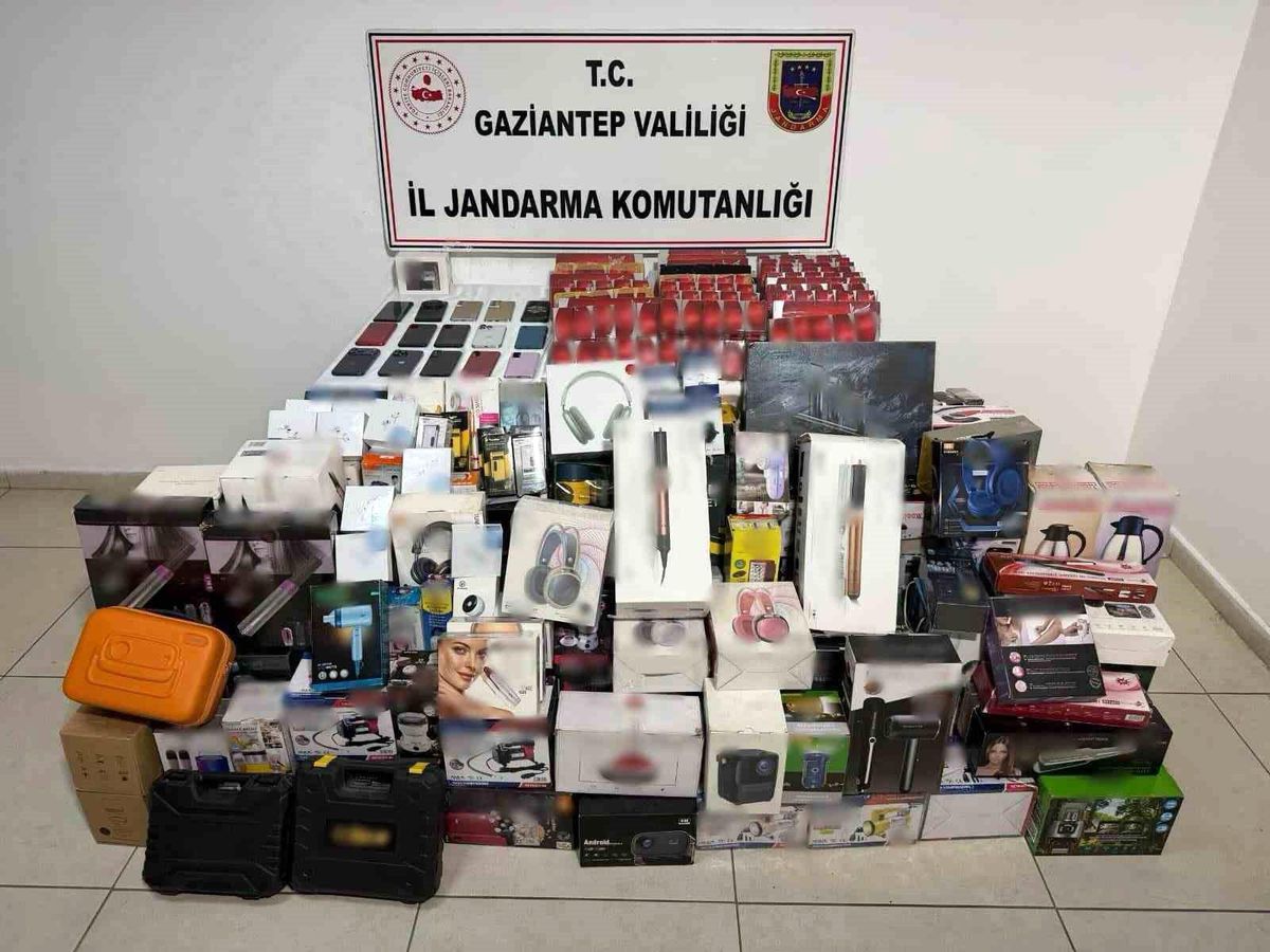 Gaziantep’te kaçak elektronik operasyonu: 1 milyon 250 bin TL değerinde malzeme ele geçirildi