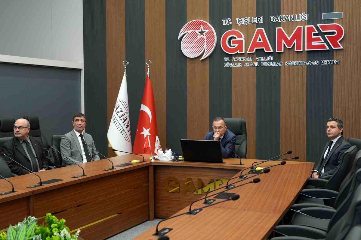 Gaziantep’te Fırtına Nedeniyle Okullara Ara