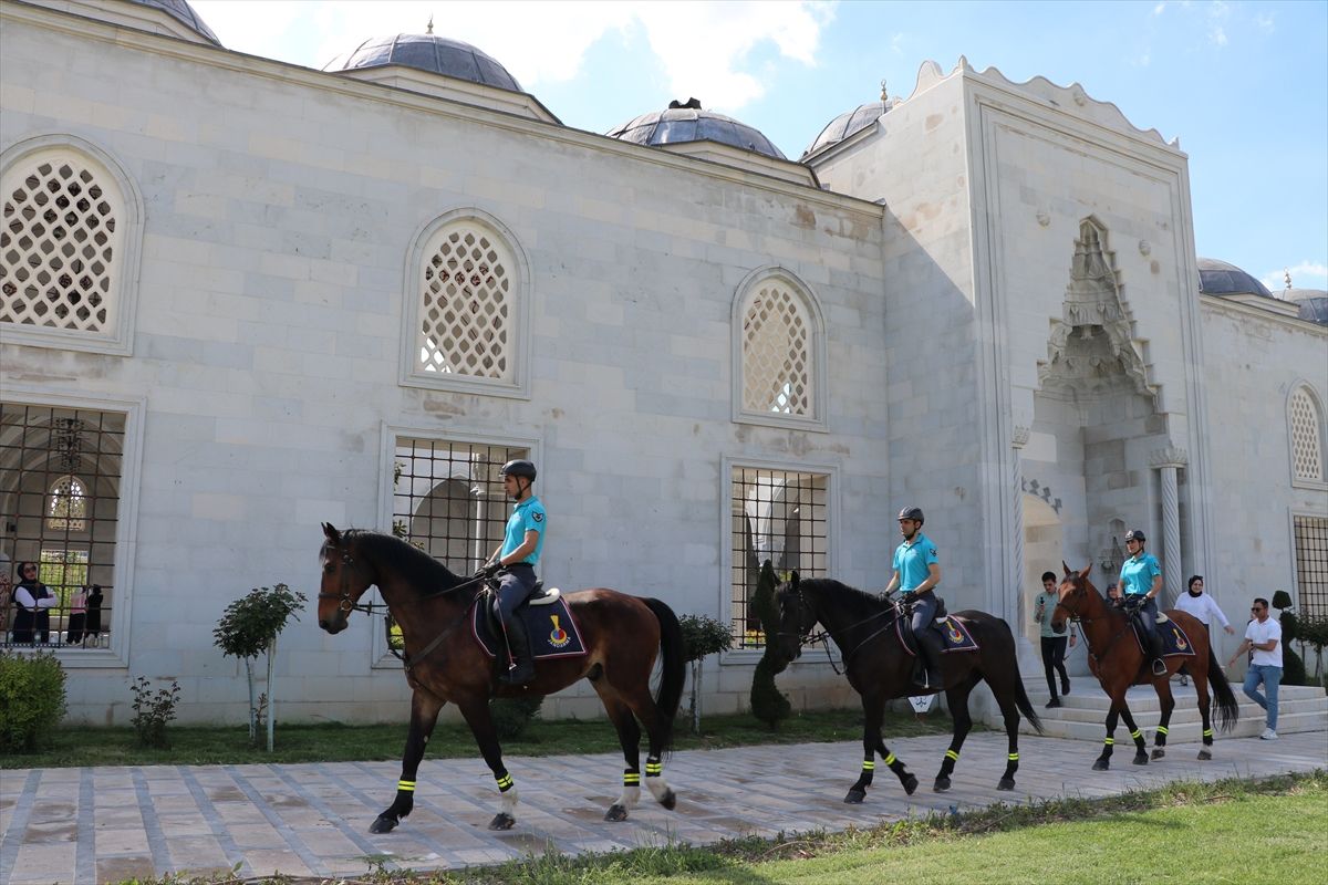 Jandarma Atlı Birlikleri Galle Park’ta Göreve Başladı