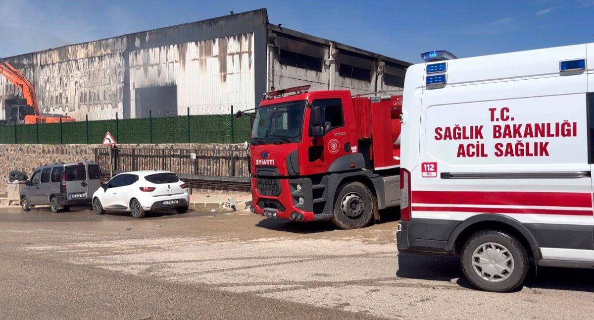 Gaziantep’te mobilya fabrikasında yangın
