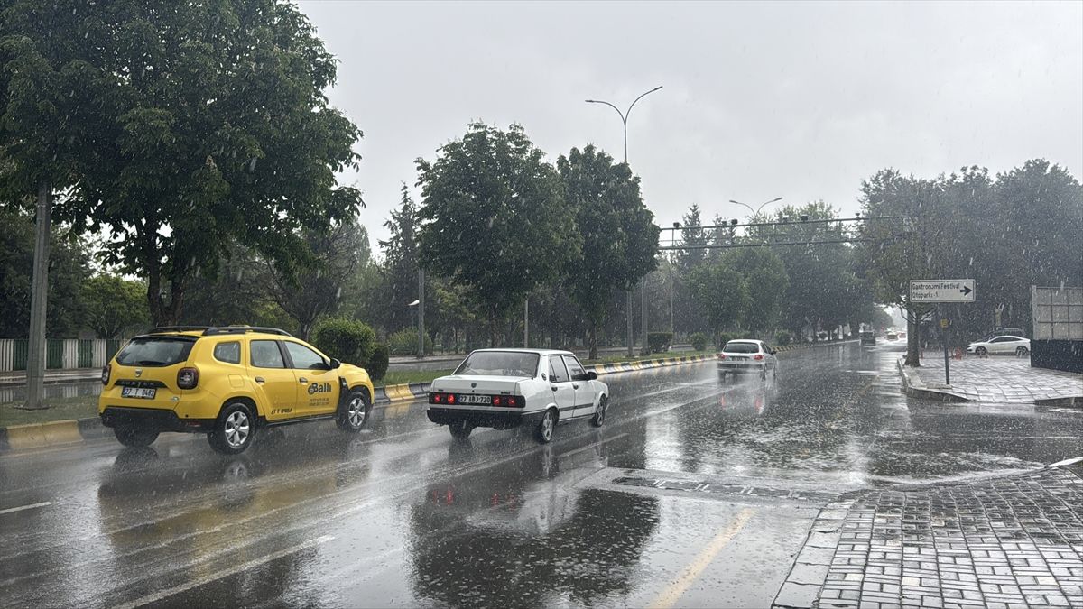 Gaziantep’te Sağanak Yağış Zorluk Yarattı