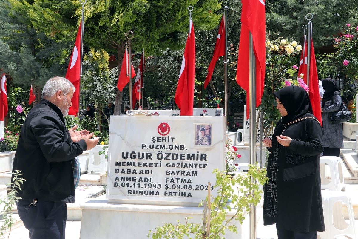 Gaziantep’te bayram öncesi mezarlık yoğunluğu