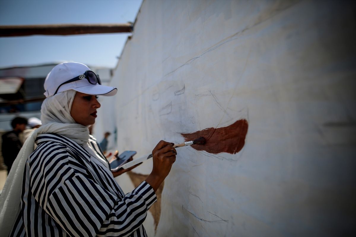 Gazze’de Ressamlardan Sumud Filosu’na Destek